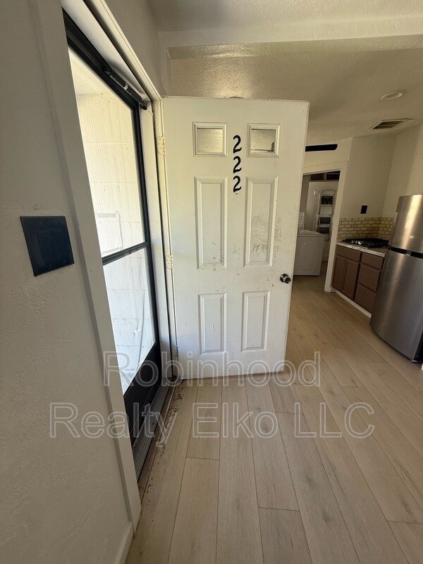 Foto del edificio - 222 W Cedar St