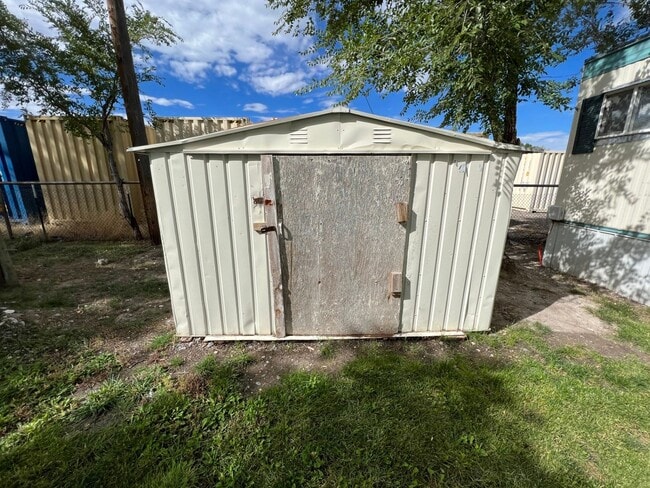 Building Photo - 2 Bedroom 1 Bath Updated Mobile Home in A ...