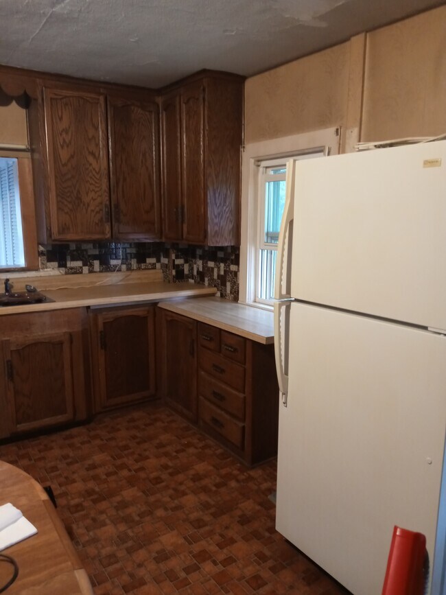 Building Photo - 55 Oak St