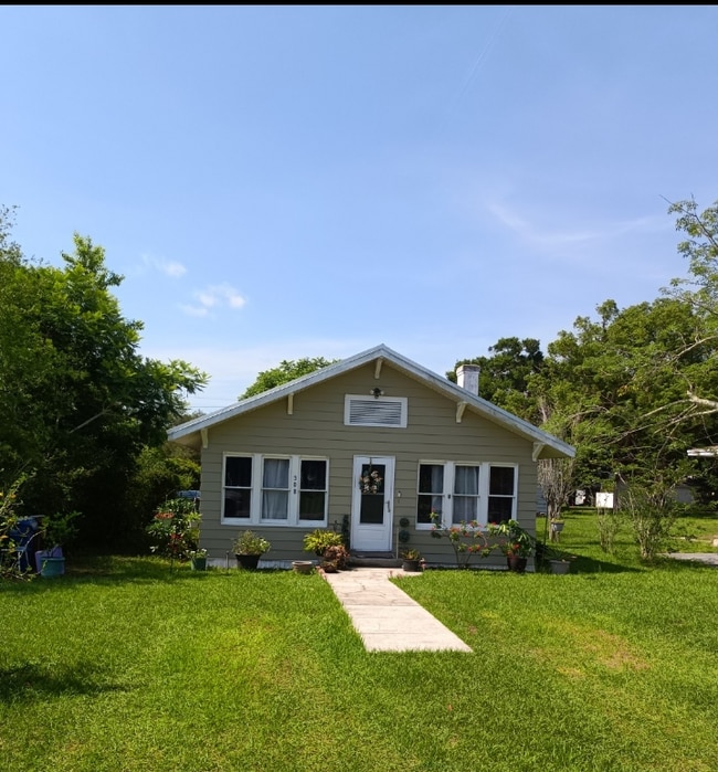 Building Photo - 308 W Smith Ave