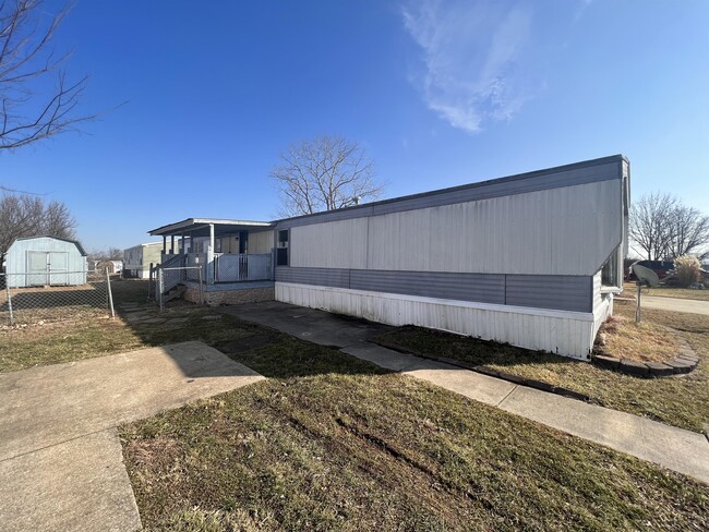 Building Photo - 185 Pam Ct