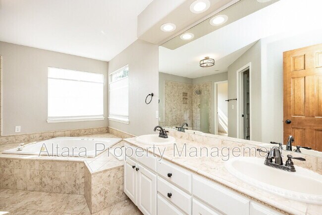 Building Photo - 1825 Starstone Ct