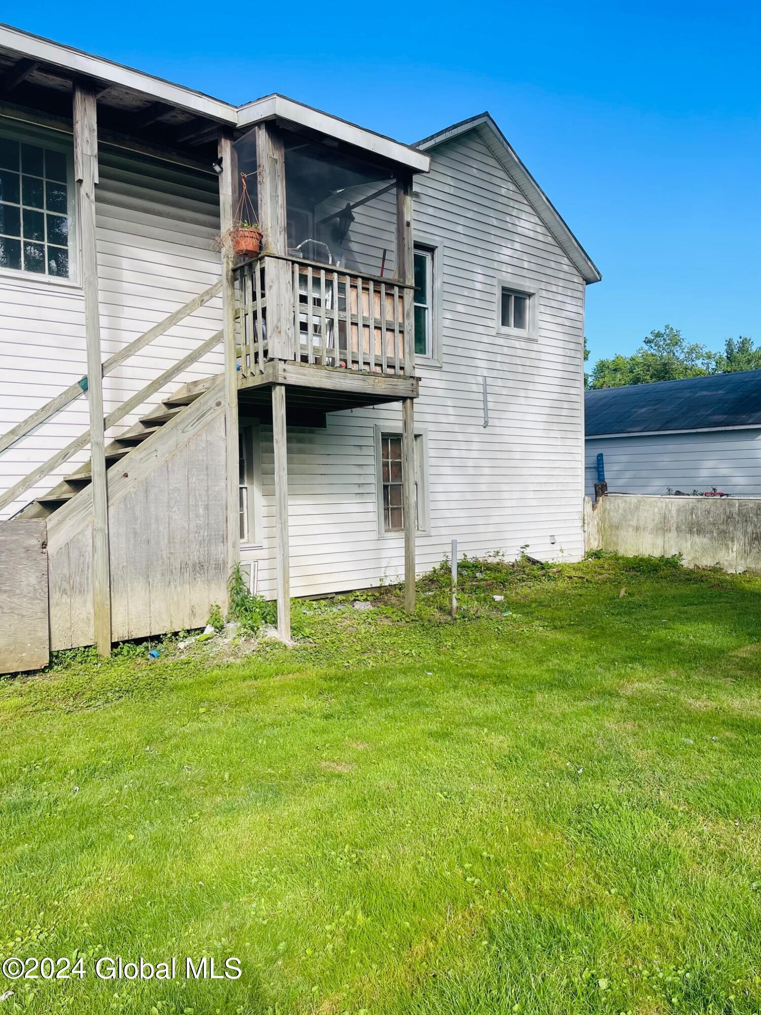 A closer look at Luxury Apartments In Schoharie County With Community Garden