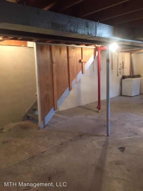Building Photo - 907 Burcham Dr