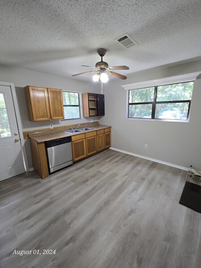 Building Photo - 13362 Mock St