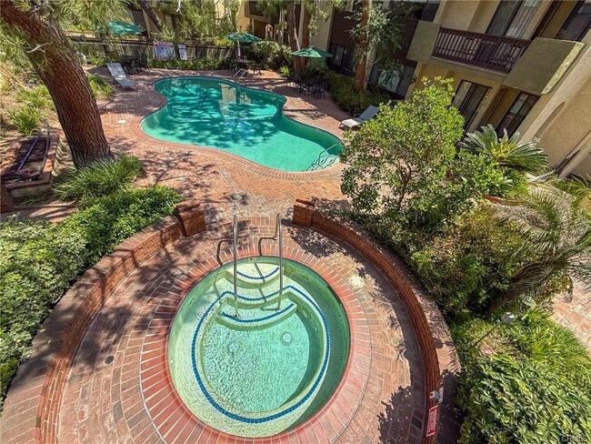 Foto del edificio - 497 E California Blvd