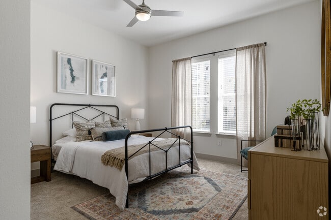 2BR, 2BA - 1,232SF - Livano Pflugerville