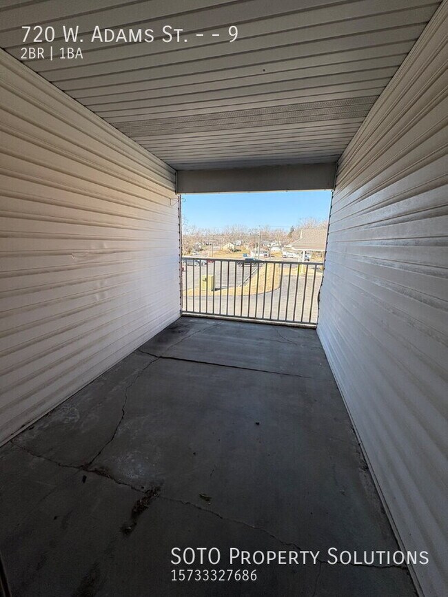 Foto del edificio - 720 W Adams St