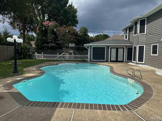 Building Photo - 6521 El Presideo