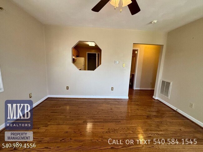 Foto del edificio - 1712 Wayne St NE