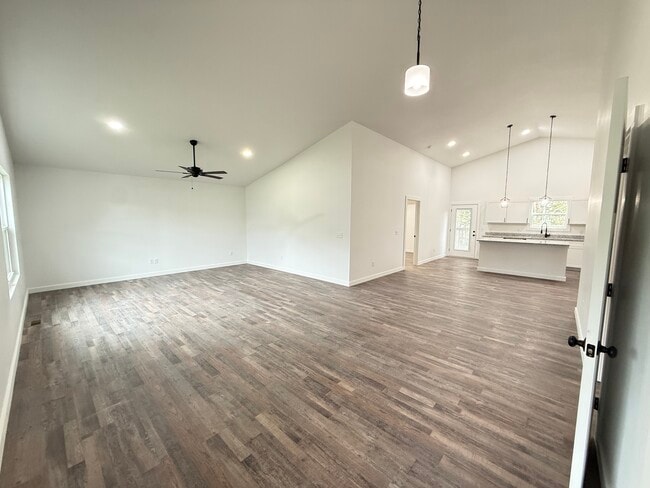 Building Photo - 158 Sky View Meadow Dr