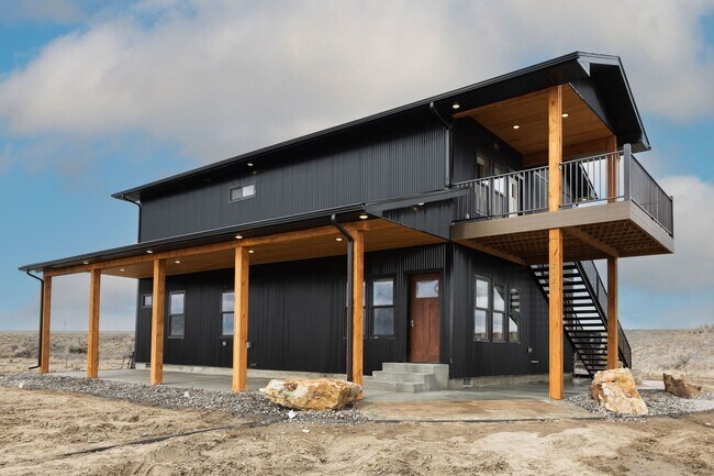 Building Photo - L2422OY