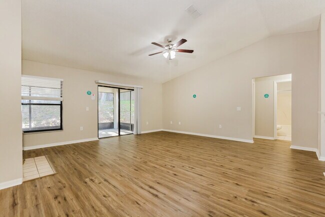 Foto del edificio - 4812 Pierce Arrow Dr