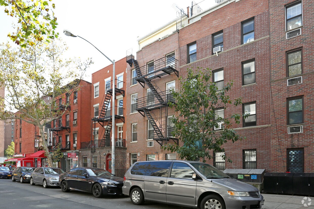 Foto del edificio - 352 E 19th St