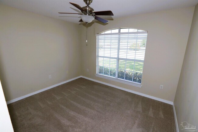 Foto del edificio - 4100 Spinnaker Pl