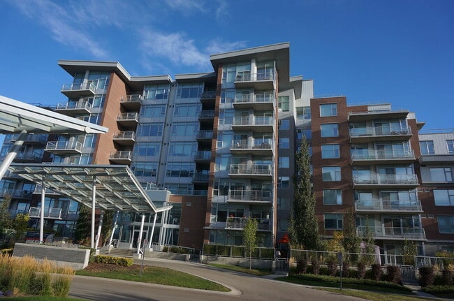 Building Photo - 2606 109 St NW