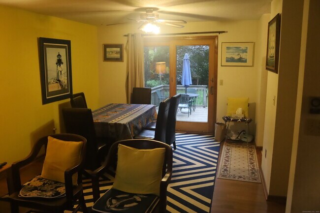 Foto del edificio - 9A Cedarwood Ln
