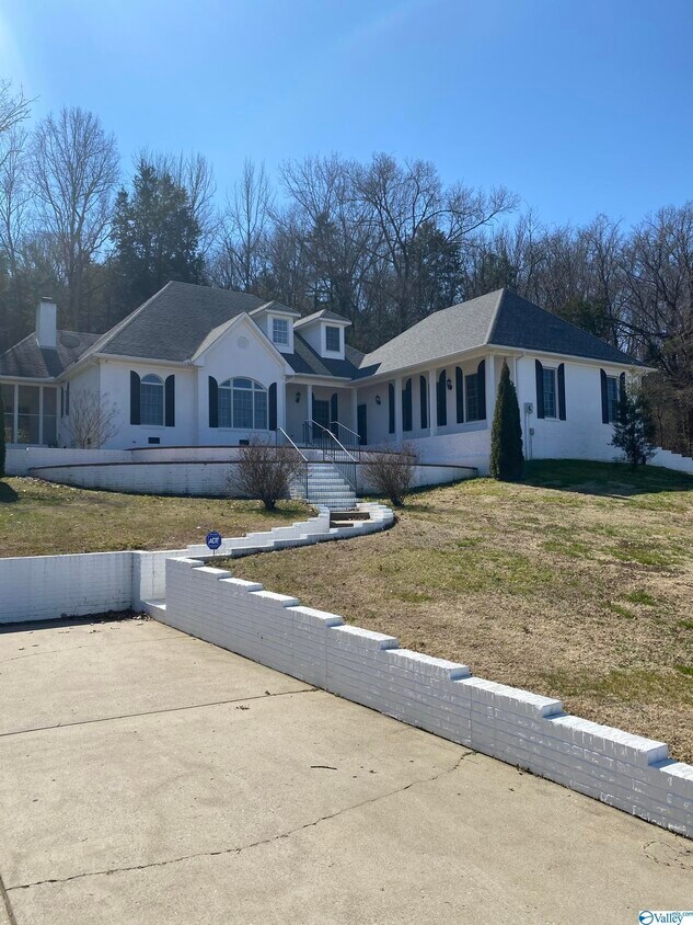 97 Meeting House Rd, Ardmore, TN 38449 House for Rent in Ardmore, TN