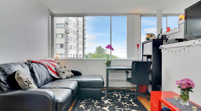 Photo du bâtiment - English Bay Tower