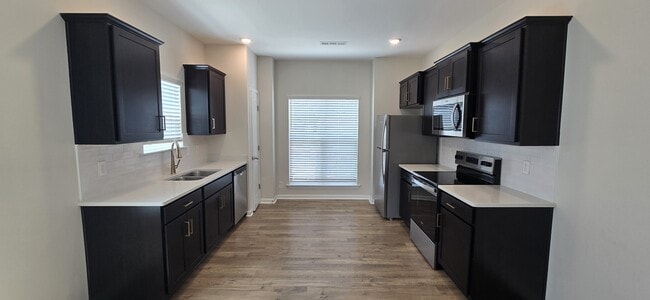 Building Photo - 5158 Park Cir
