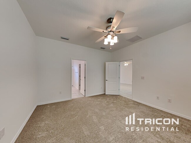 Foto del edificio - 5850 Bungalow Grove Ct