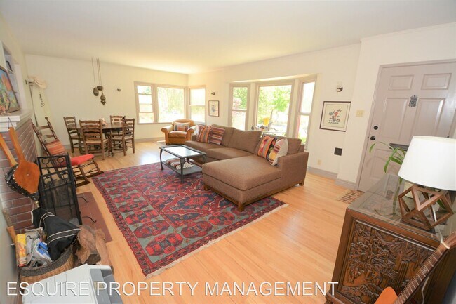 Building Photo - 2 br, 1 bath House - 196 N. KATHERINE DR