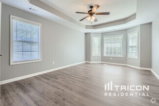 Building Photo - 5412 The Vyne Ave