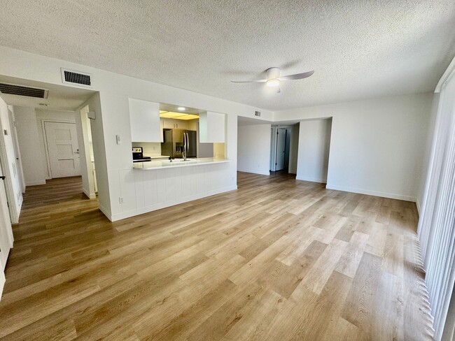 Building Photo - 4429 S Stanley Pl