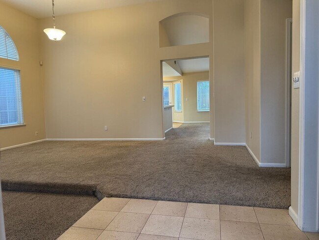 Foto del edificio - Beautiful Single Story Folsom home