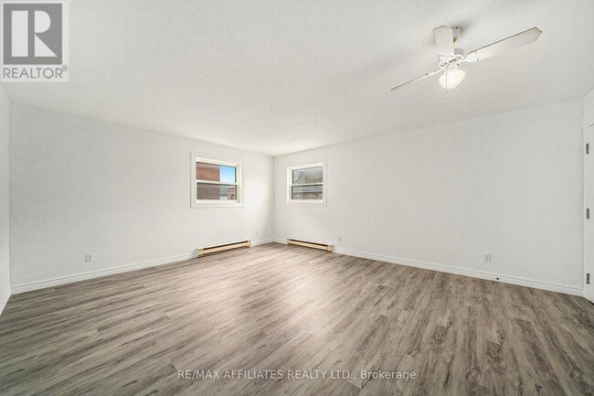 Building Photo - 136 Prescott St