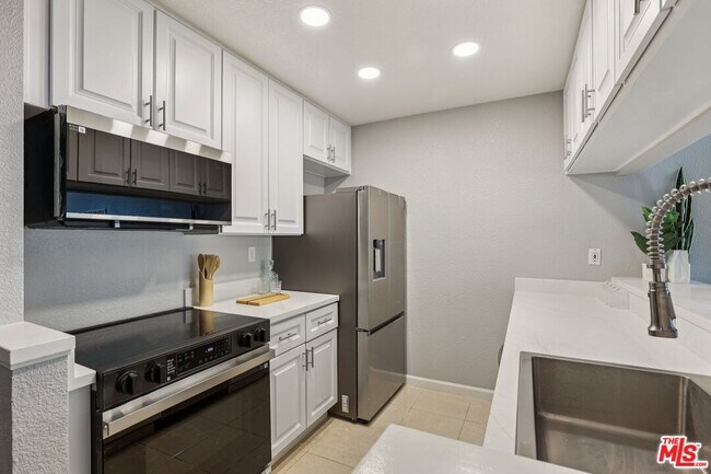 Foto del edificio - 1706 Bevin Brook Dr