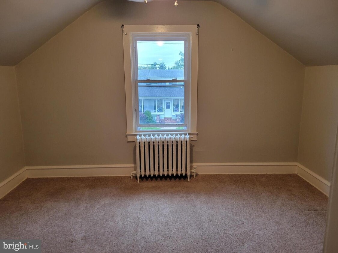 1734 46th St Unit 2ND FL, Pennsauken Township, NJ 08110 Room for Rent