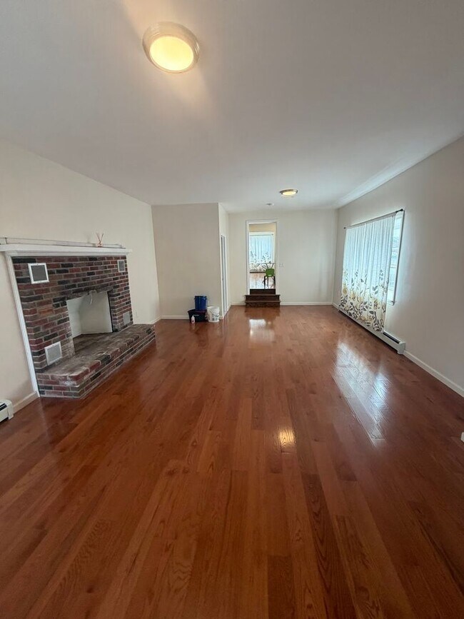 Building Photo - 4 Bedroom Single Family Home for Rent