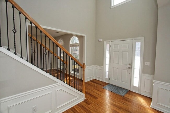 Building Photo - 5057 Bethpage Dr NE