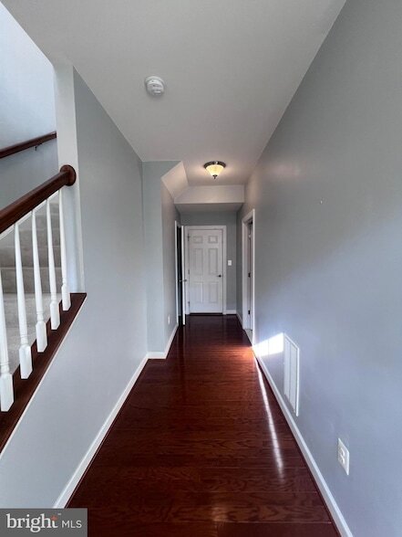 Foto del edificio - 1542 Kinnaird Terrace NE
