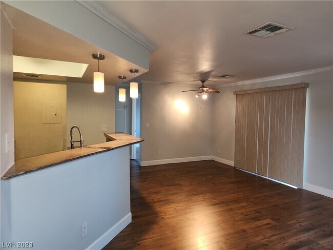 Foto del edificio - 8600 W Charleston Blvd