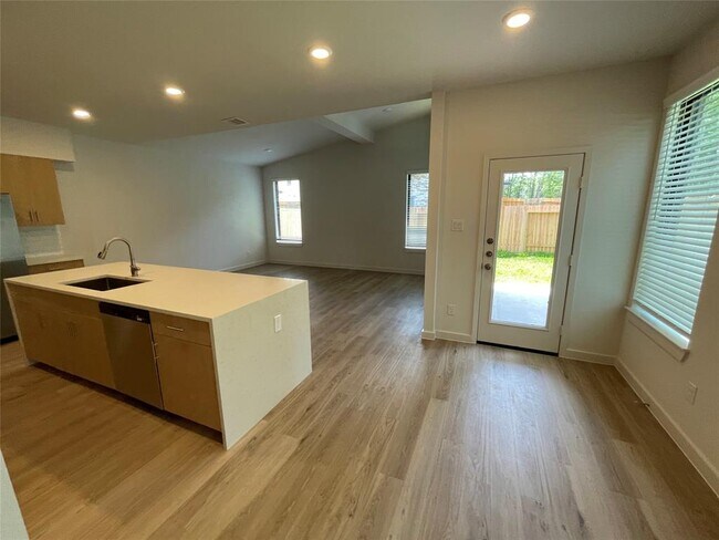 Building Photo - 2521 Appian Way