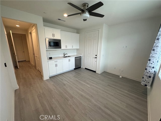 Foto del edificio - 27861 Solitude Ave