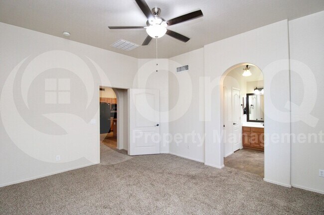 Foto del edificio - 18618 N 16th Pl