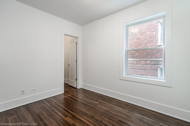 Foto del edificio - 2608 W Montrose Ave