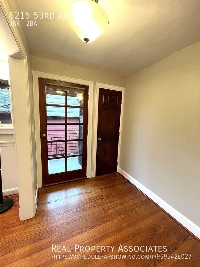 Foto del edificio - 6215 53rd Ave NE