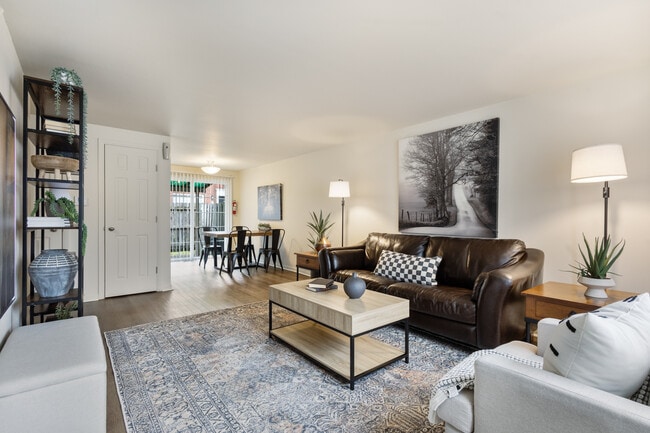 Building Photo - Shadeland Terrace Townhomes w/Full Basements