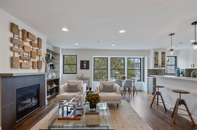 Foto del edificio - Gorgeous 2bd/2bth Condo in the Heart of No...