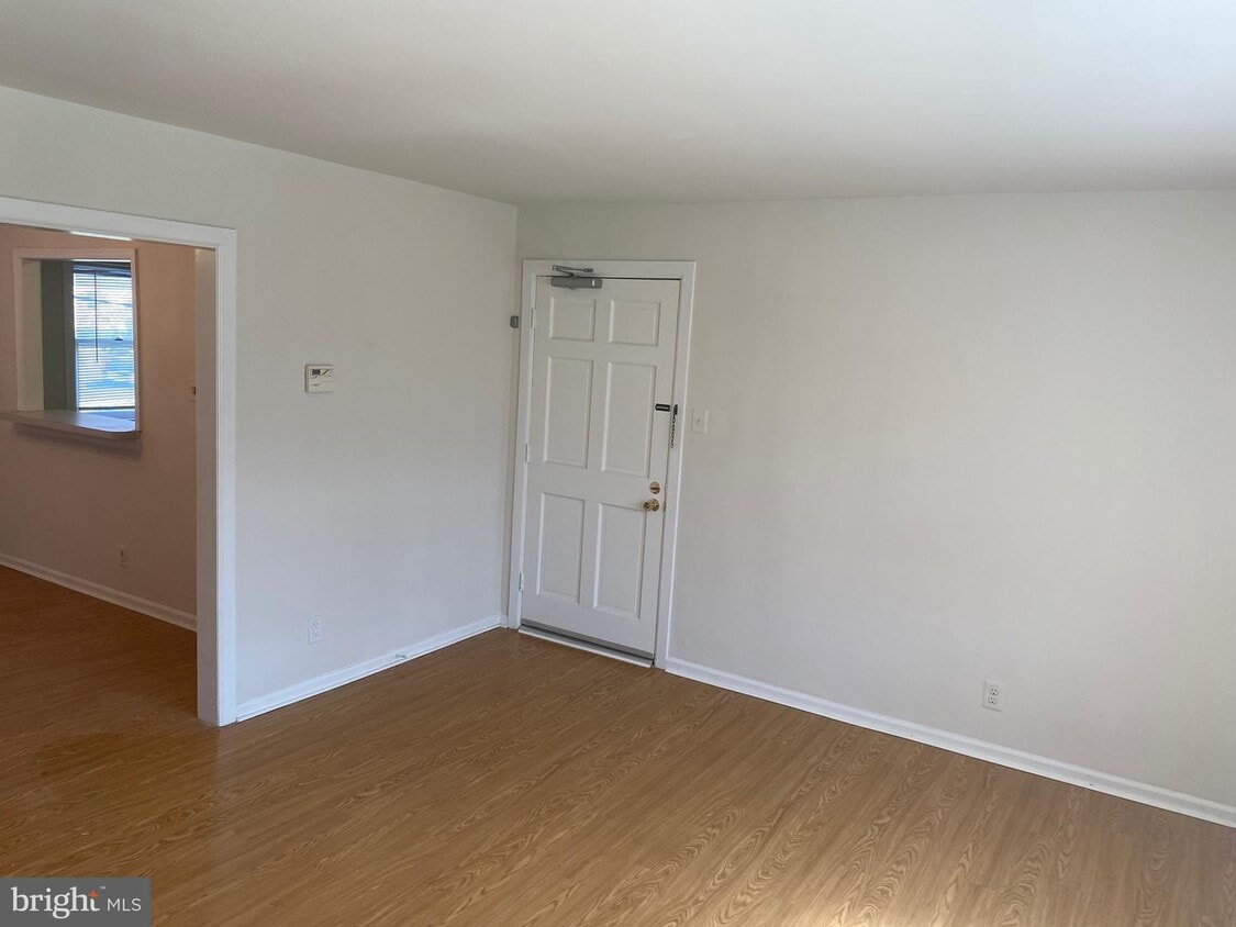 103 Cherry Parke, Cherry Hill, NJ 08002 Room for Rent in Cherry Hill