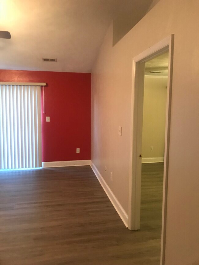 Building Photo - 2464 Tuckawana Cir NW