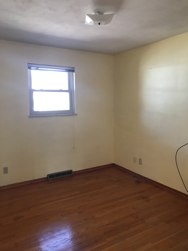 Foto del edificio - 222 Pleasant Ridge Rd