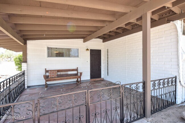 Building Photo - 6902 E Big Bear Dr