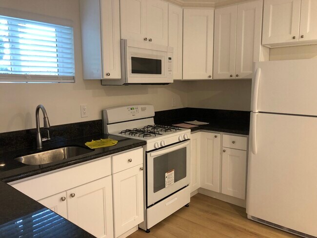 Cocina - 15118 Weddington St