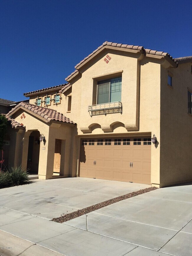 Building Photo - 14558 W Port Royale Ln