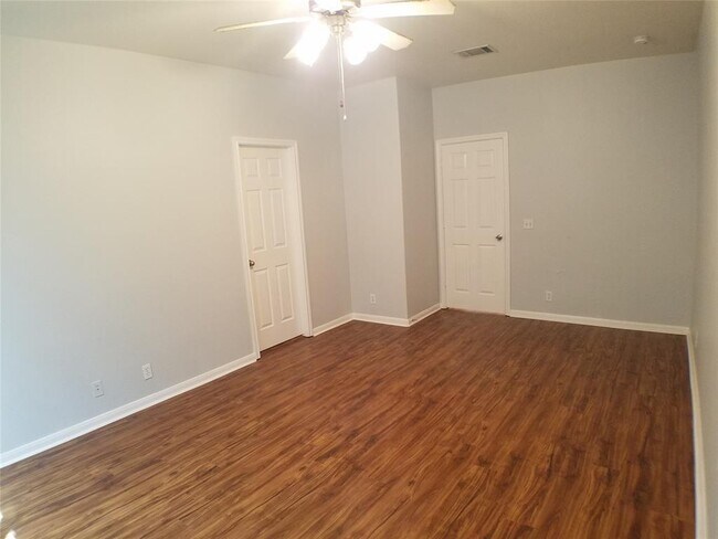 Building Photo - 2500 Allred Dr
